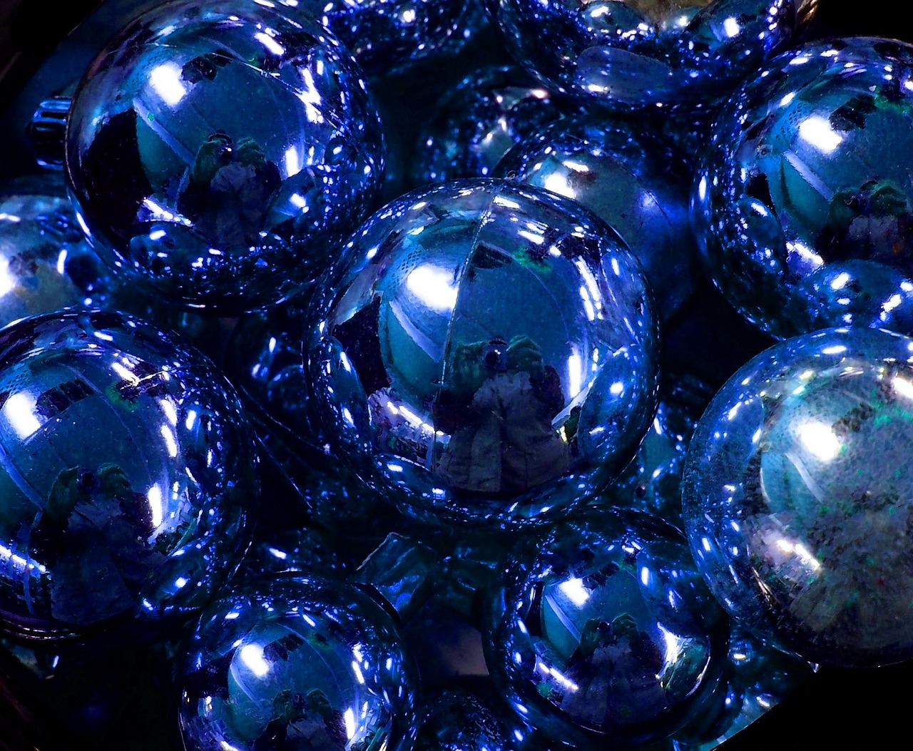 blue balls ornaments free photo