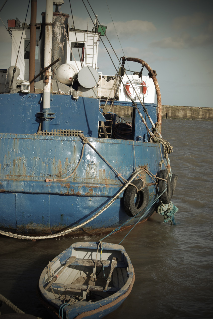 blue boat harbour free photo