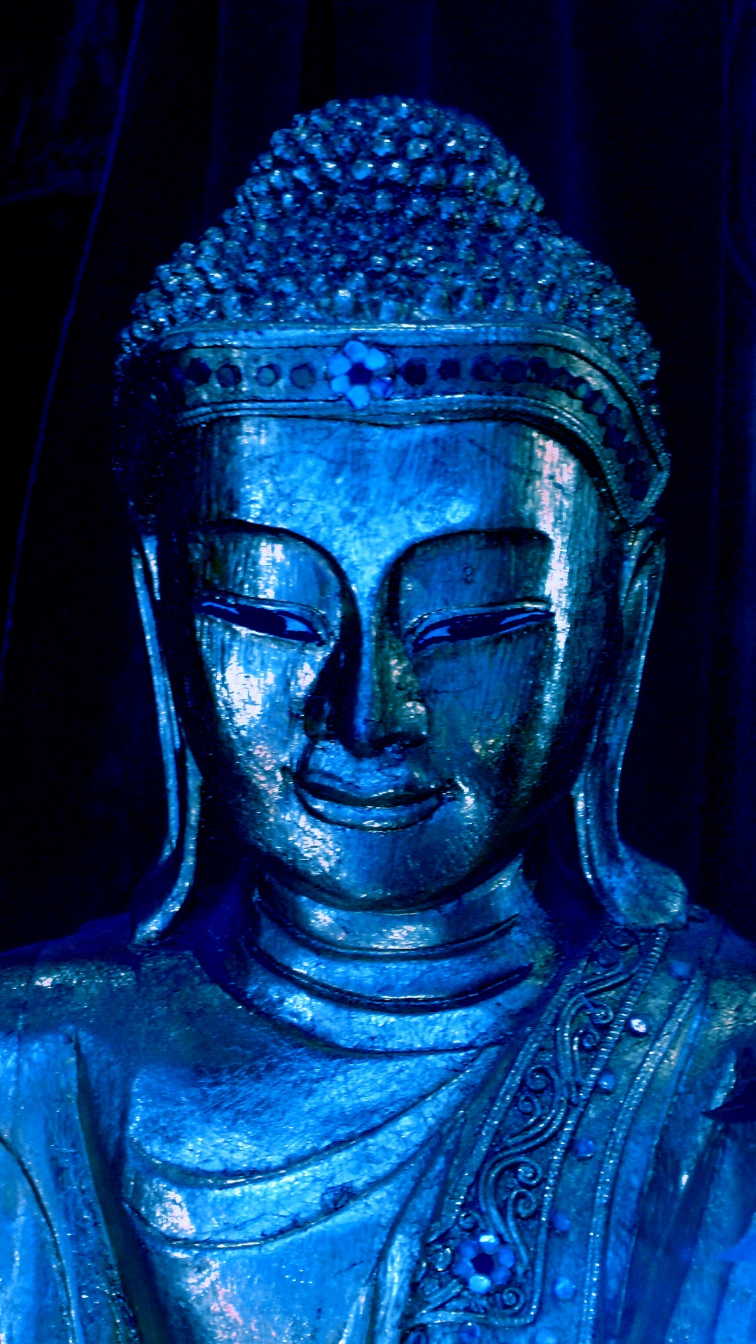blue buddha statuette free photo