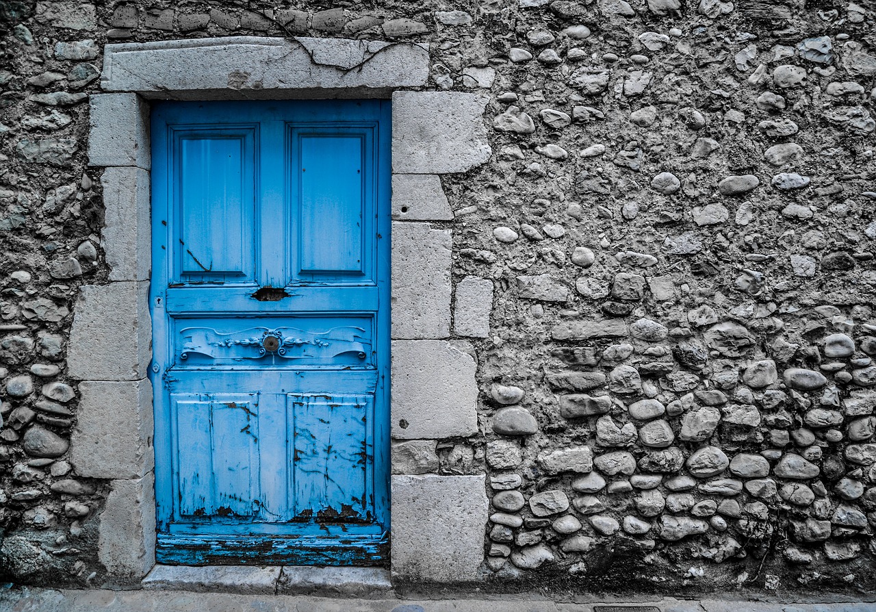 blue door old vintage free photo