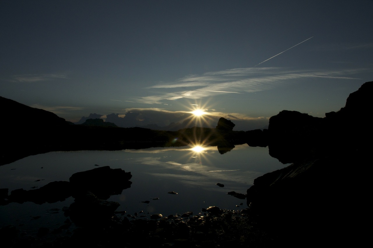 blue hour sunset water free photo