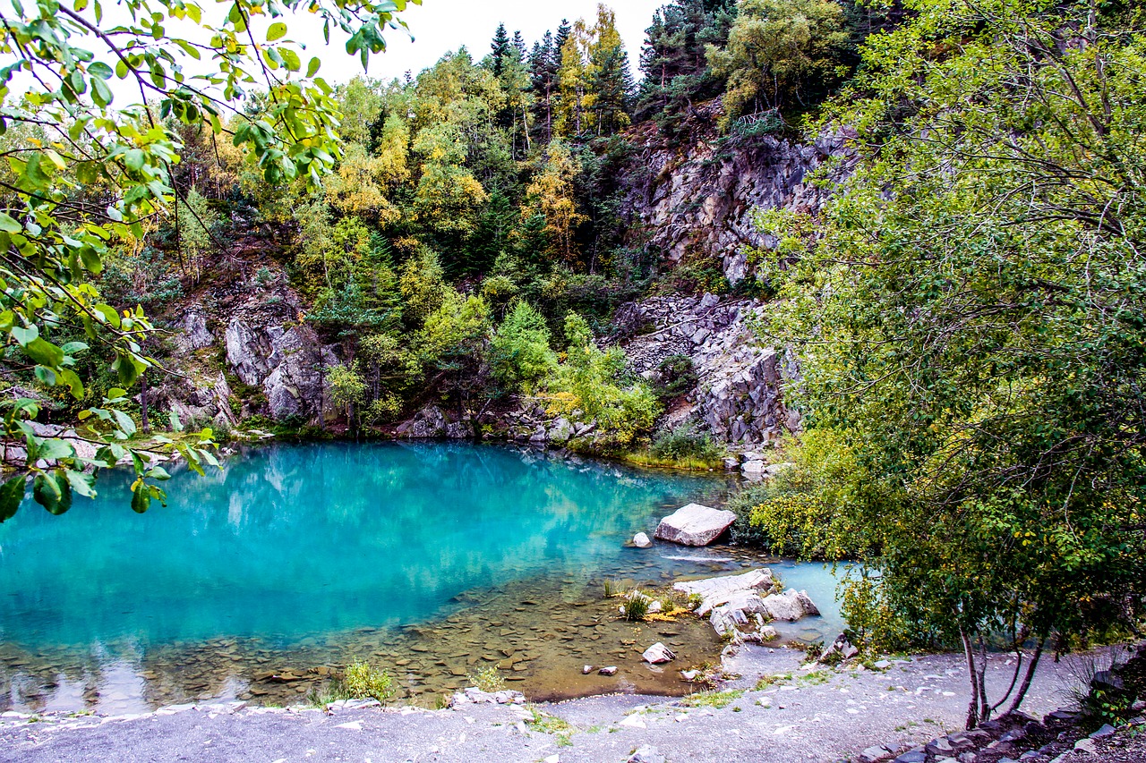 blue lake high-loire auvergne free photo