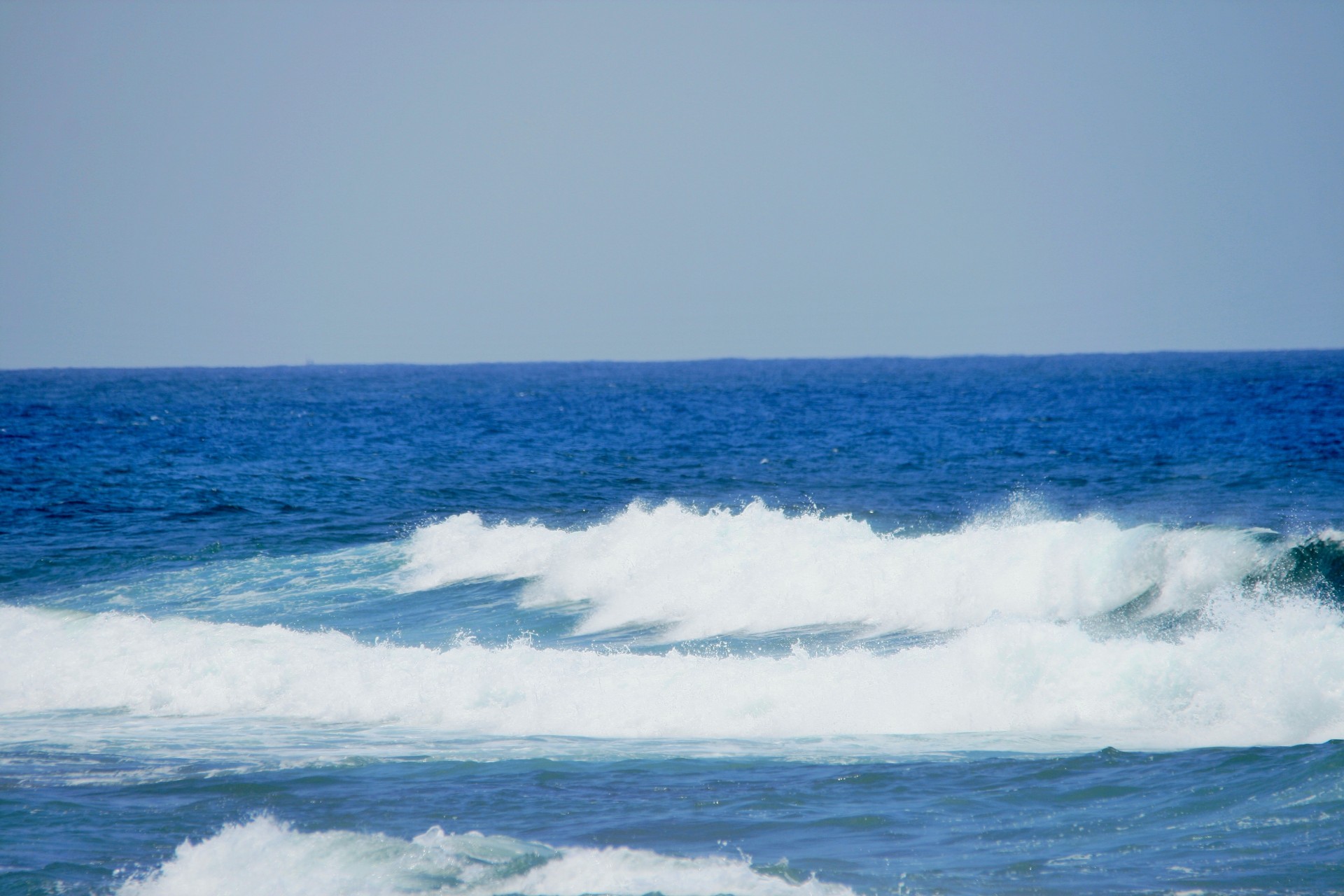 sea blue waves free photo