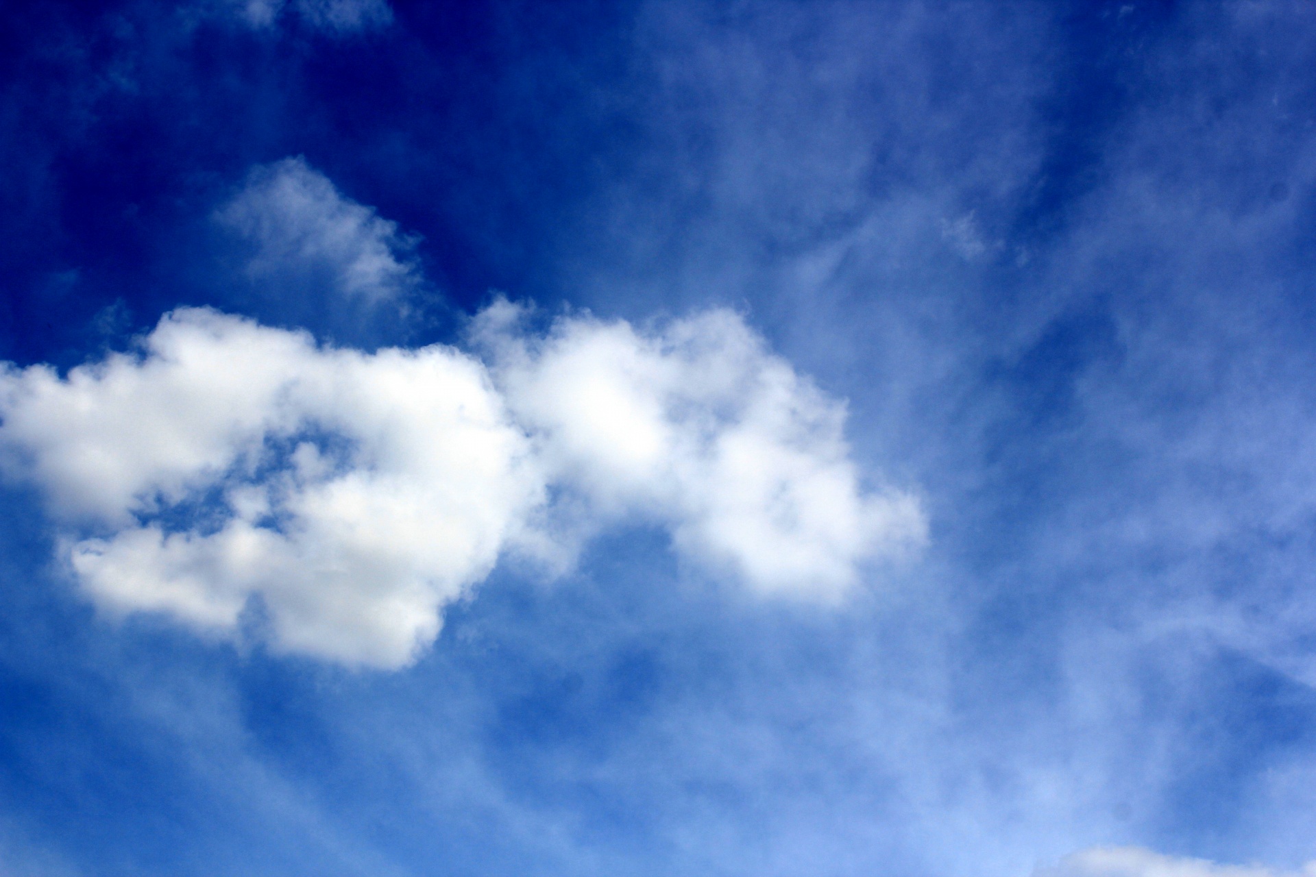 blue sky clouds background blue sky clouds background free photo