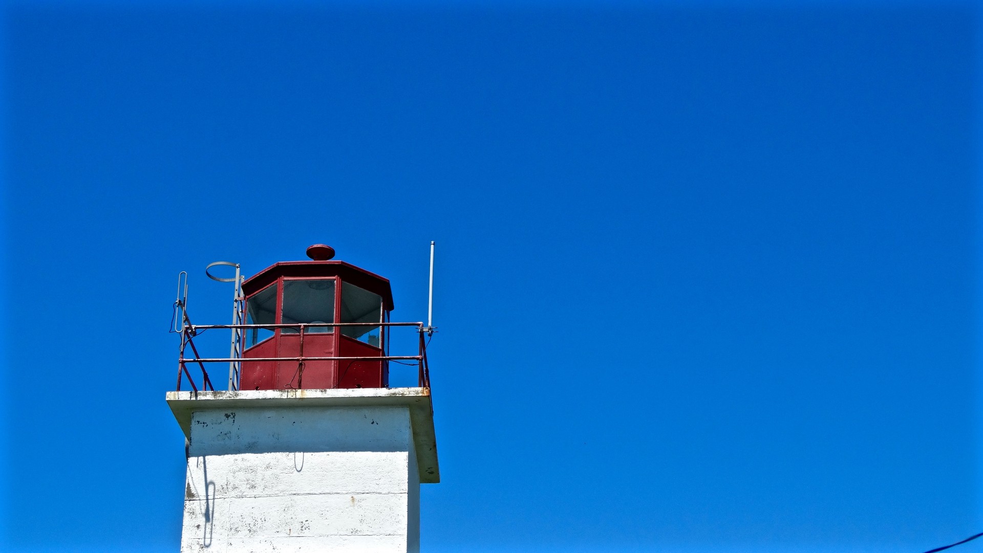 blue sky lighthouse free photo