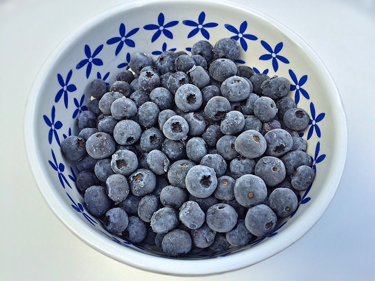 blueberries fruit bowl free photo