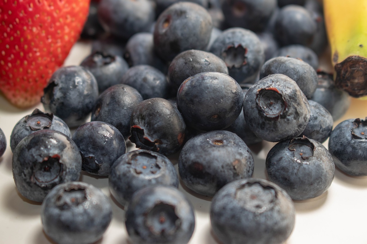 blueberries  bananas  strawberries free photo