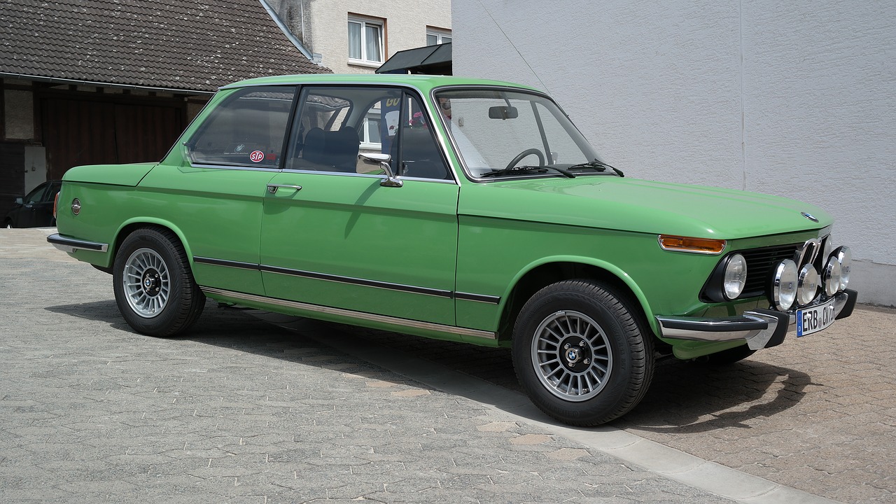 bmw oldtimer 1502 free photo