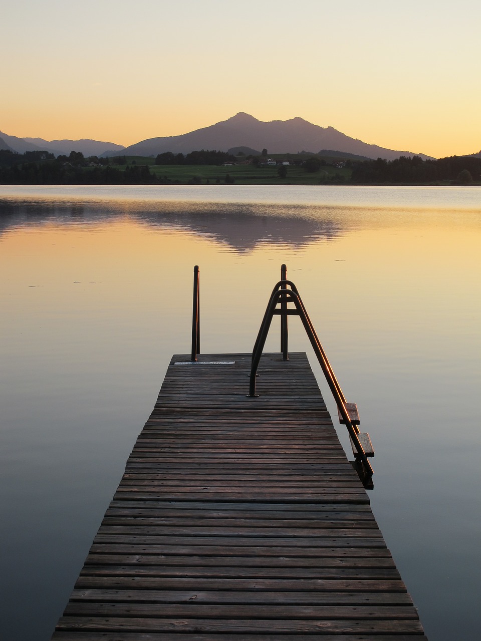 boardwalk pfrontner mountains hop on the lake free photo