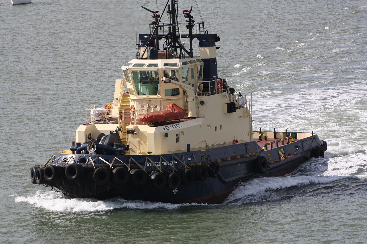 boat ship tug free photo