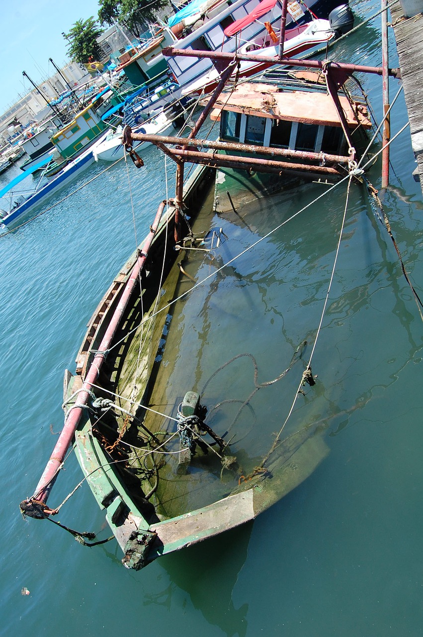 boat submerged shipwreck free photo