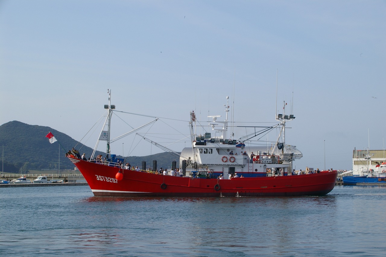 boat fishing port free photo