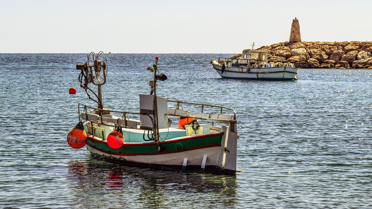 boat harbor fishing shelter free photo