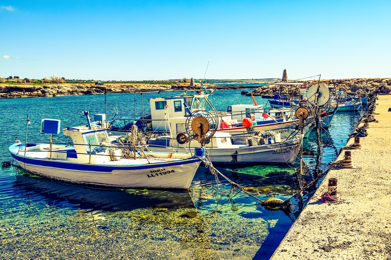 boat harbor fishing shelter free photo