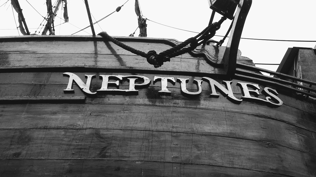 boat neptunes benidorm free photo