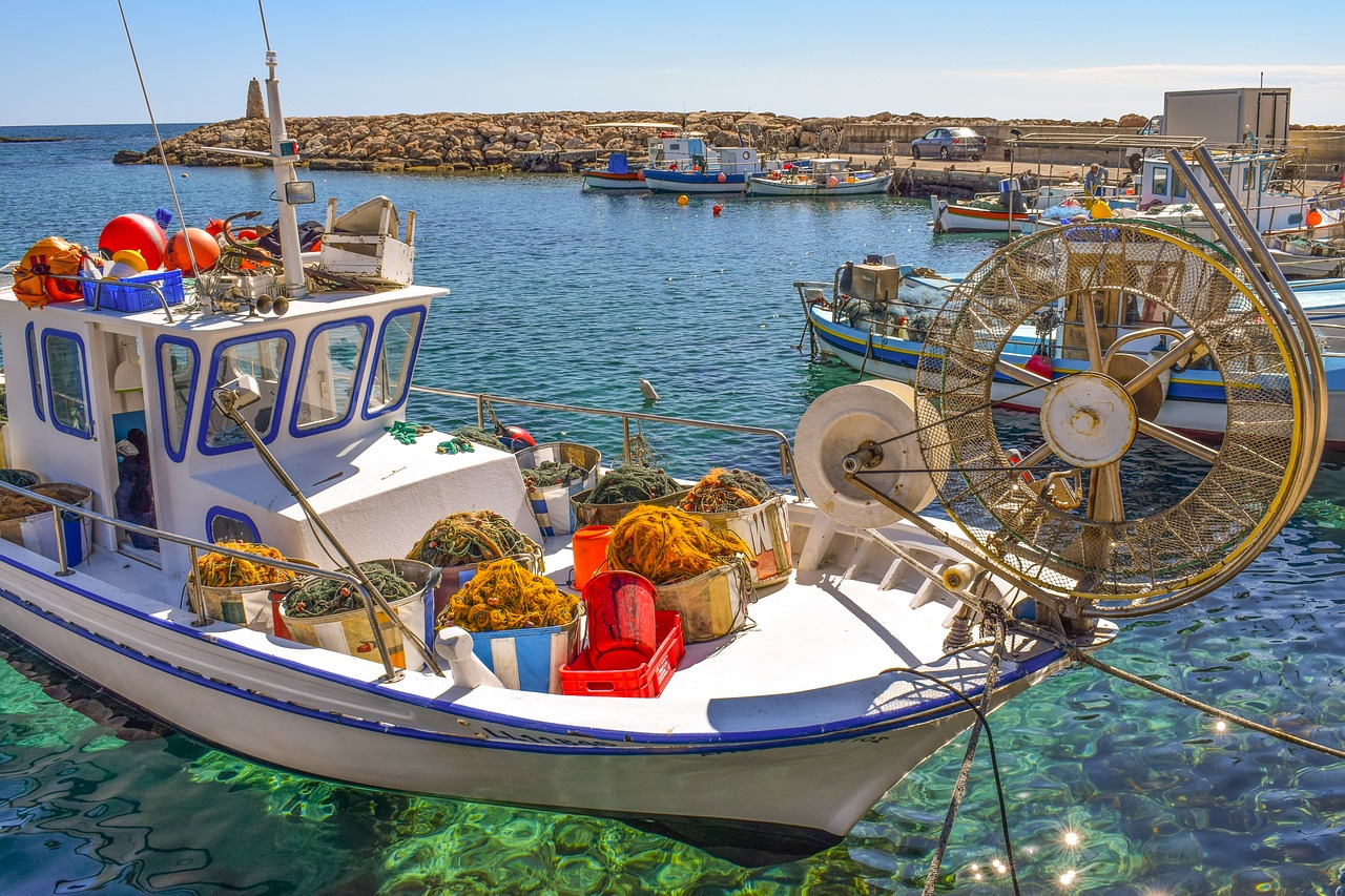 boat harbor fishing shelter free photo