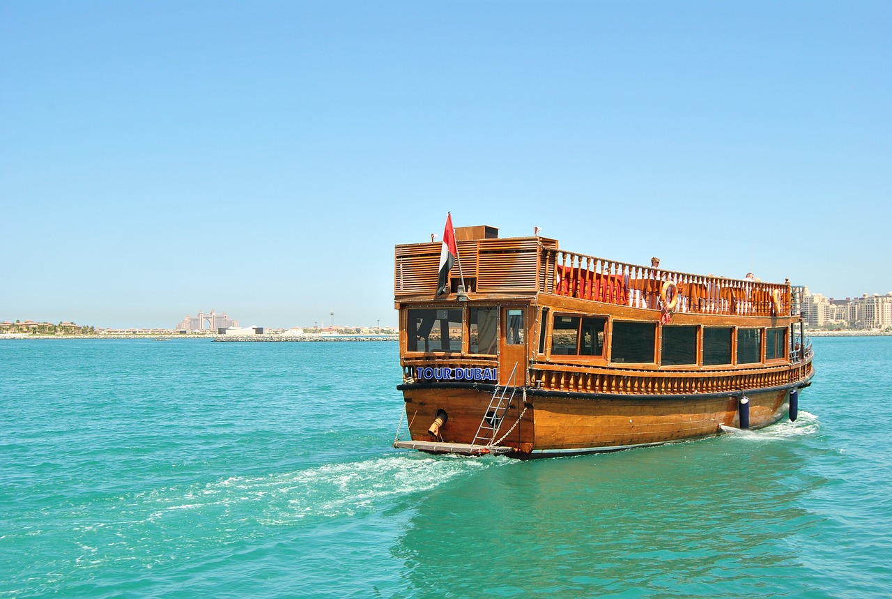 boat visit dubai free photo