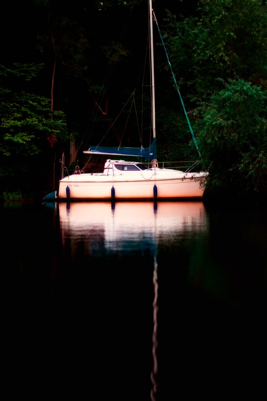 boat cove alone free photo