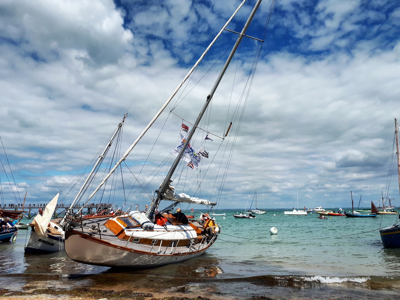 boat sailboat pontoon free photo