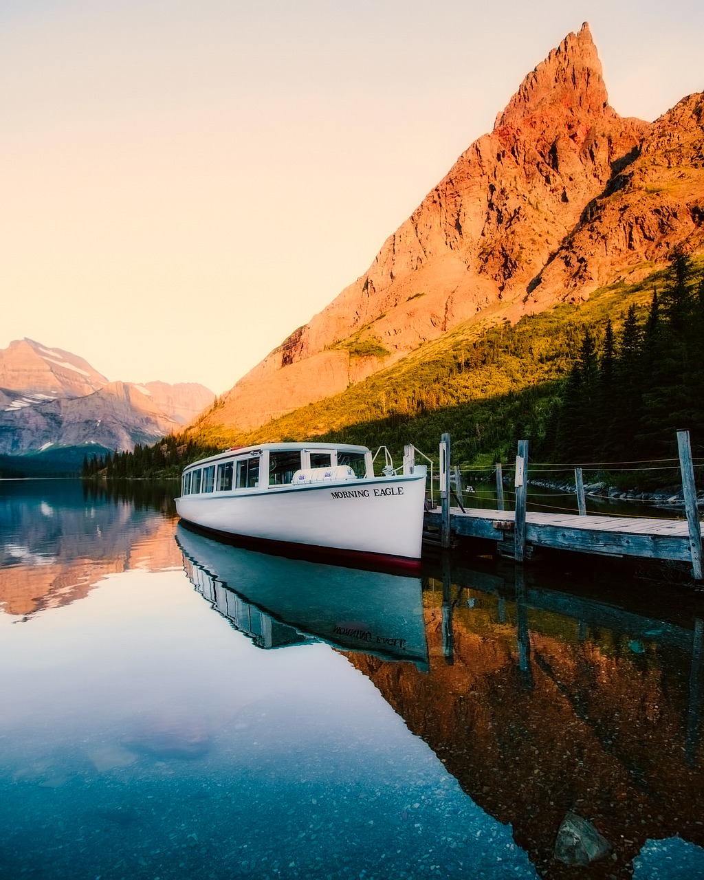 boat tours mountains free photo