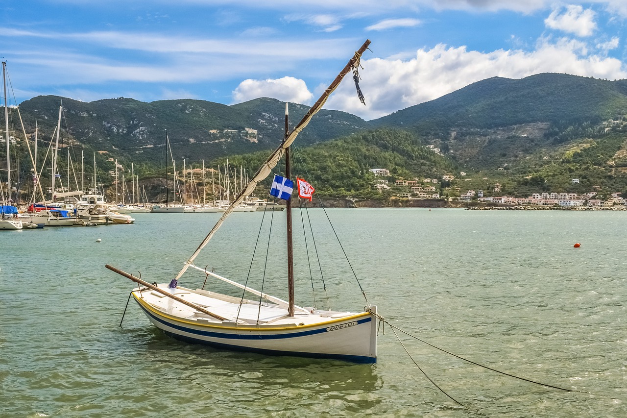 boat traditional morning free photo