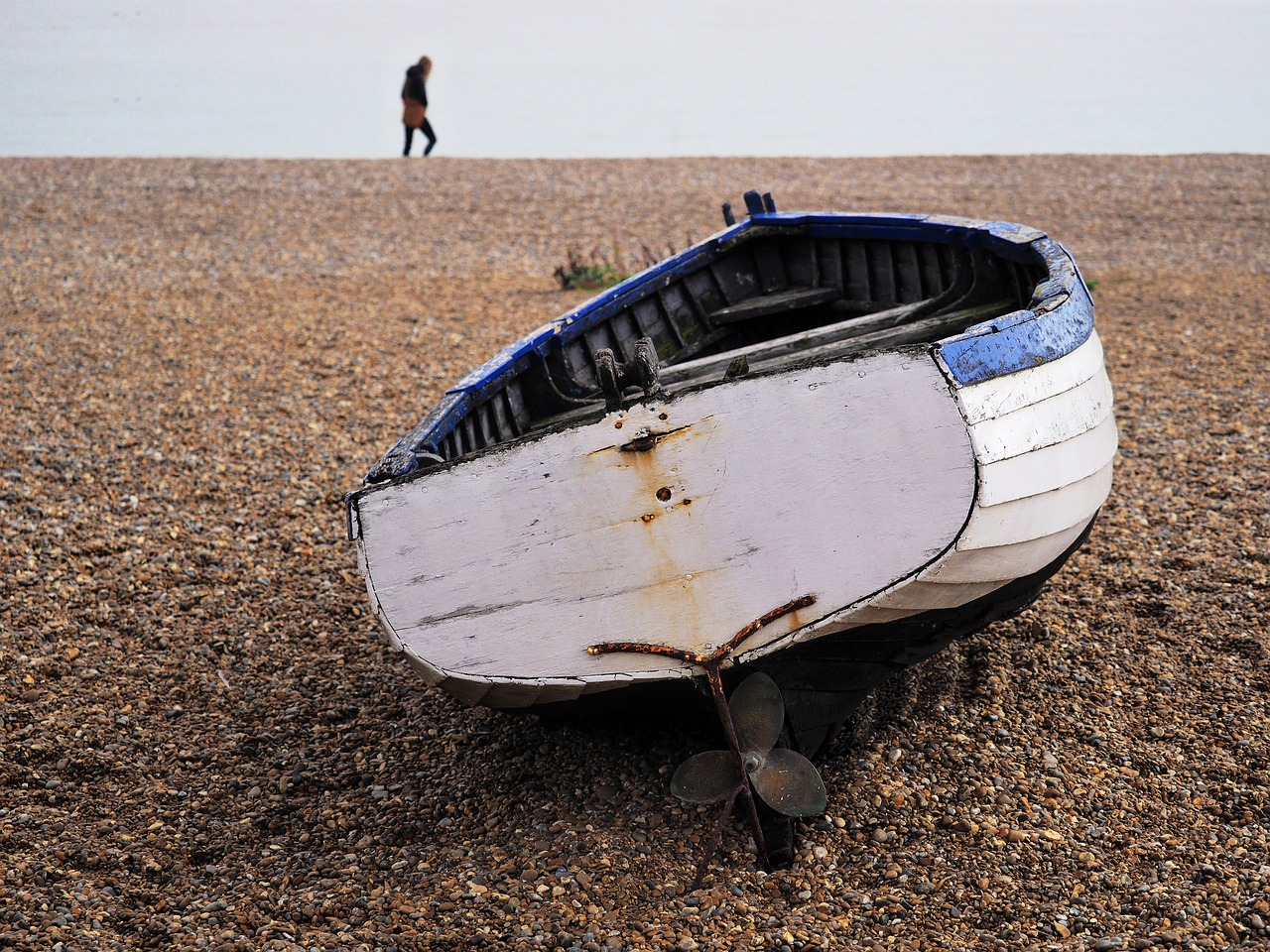 boat beach shingle free photo