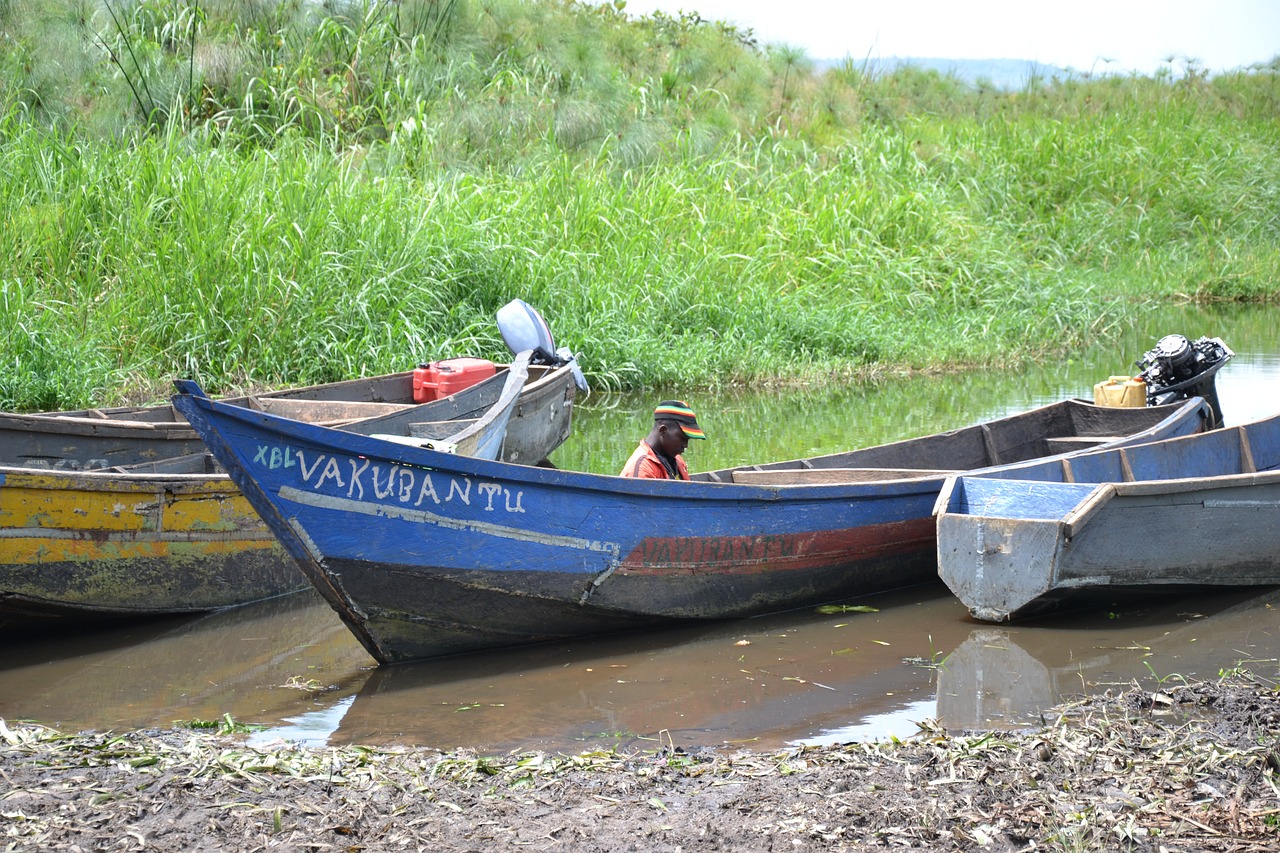 boat uganda lake free photo