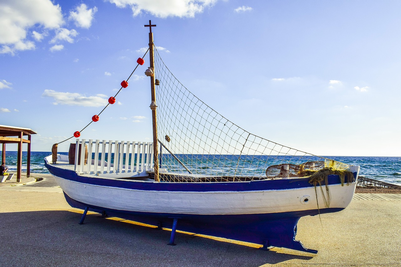 boat traditional grounded free photo