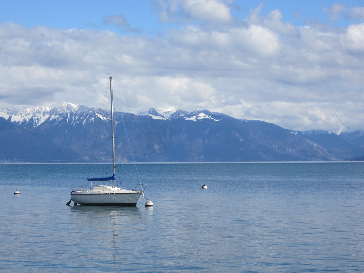 boat  lake geneva  mountains free photo