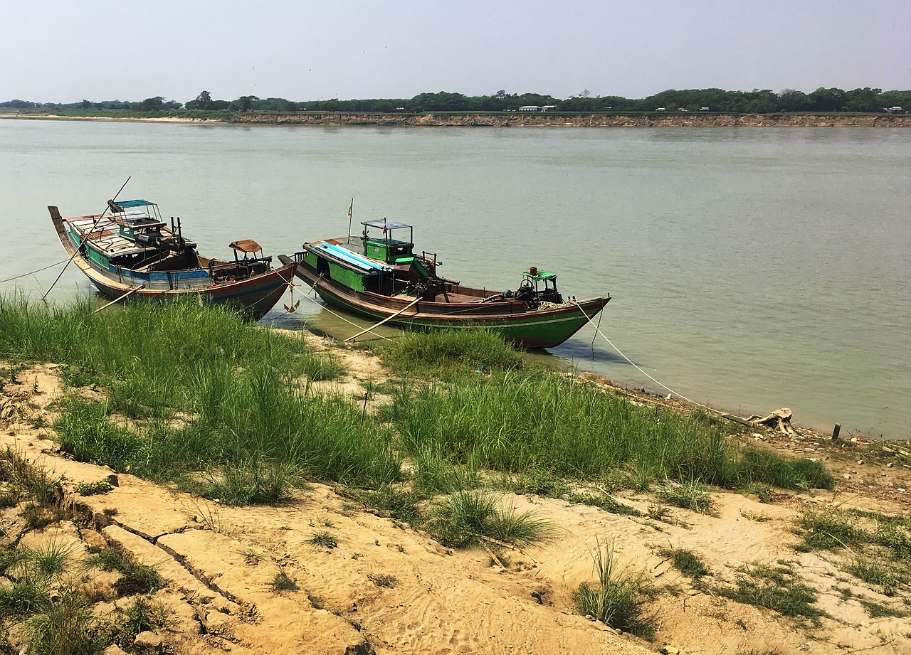 boat  water  sea free photo