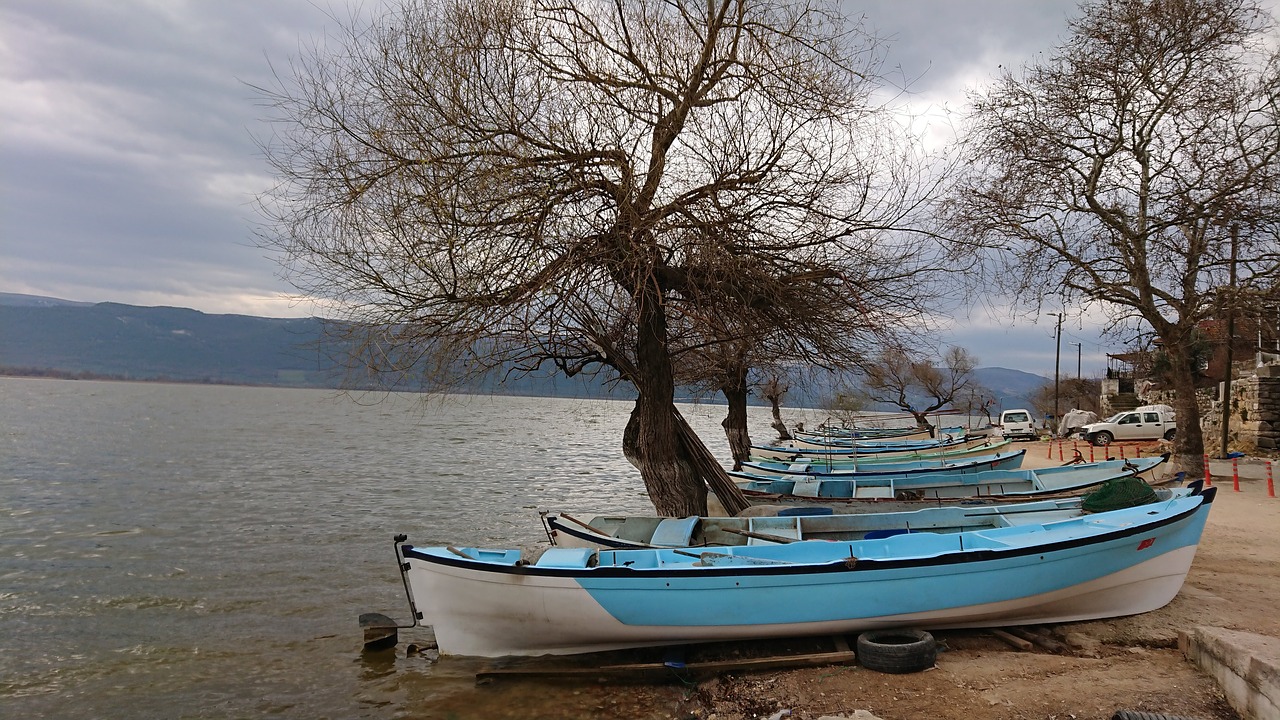 boat  lake  nature free photo