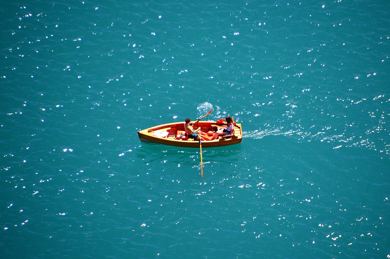 boat  water  rowing free photo