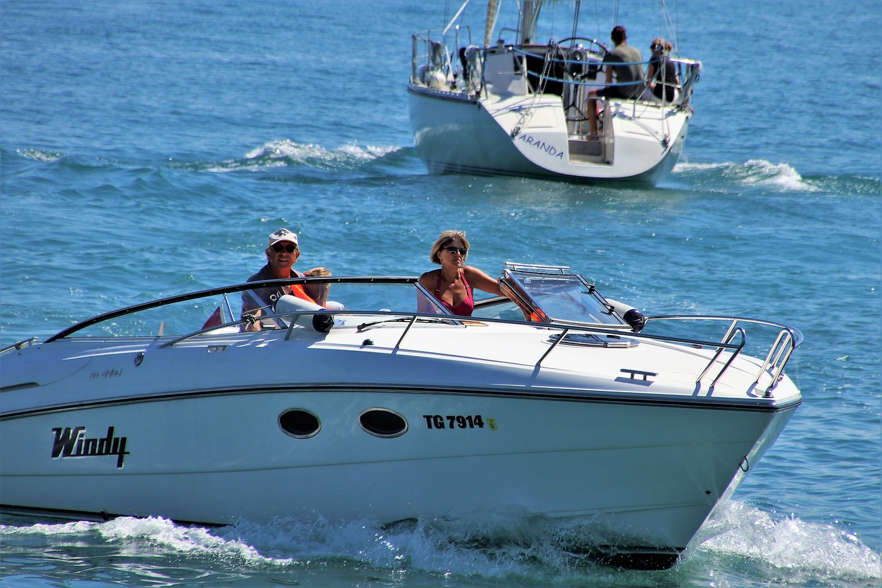 boat  swim  motorboat free photo