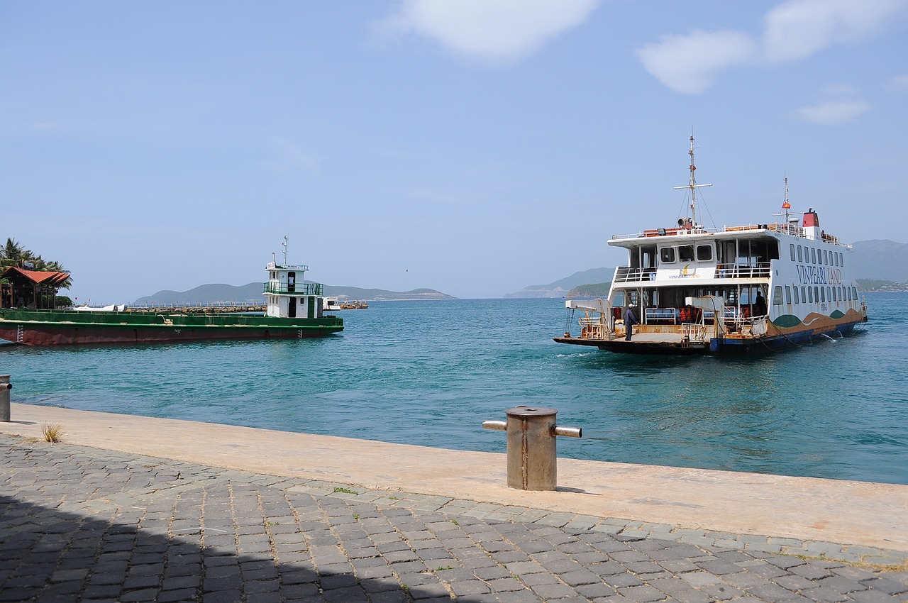 boat  halong  vietnam free photo