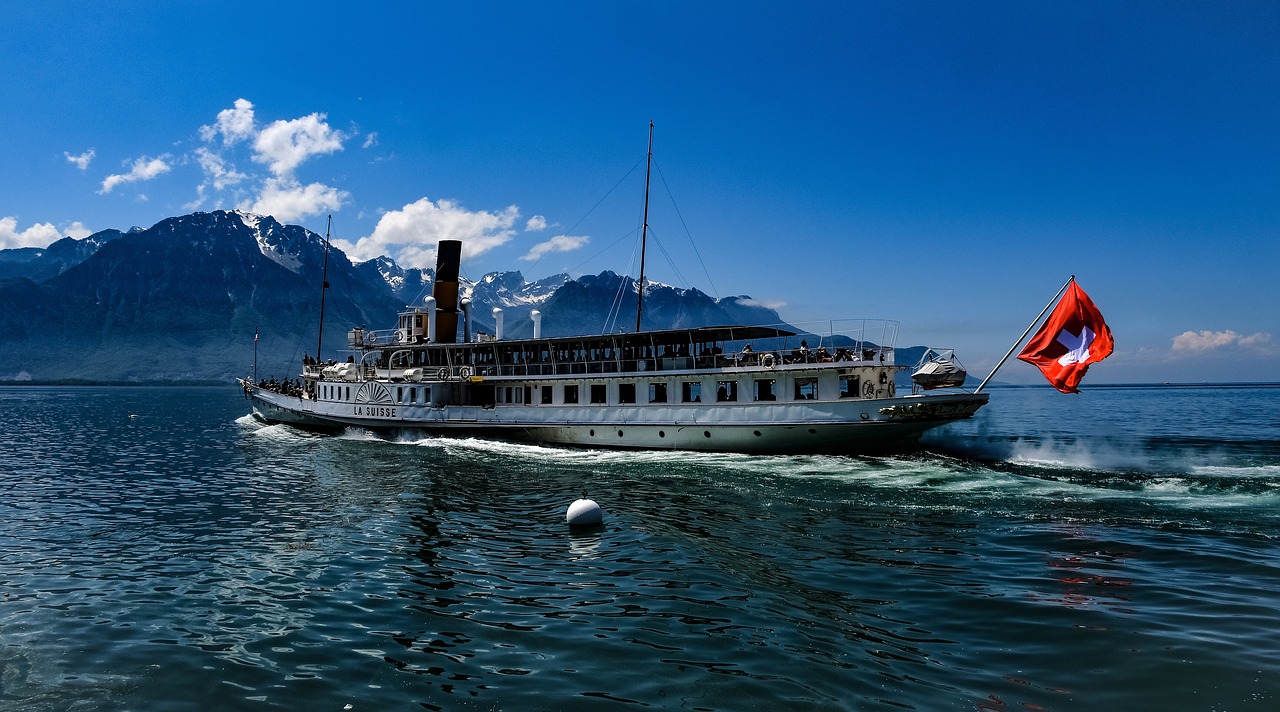 boat  steam  lake free photo