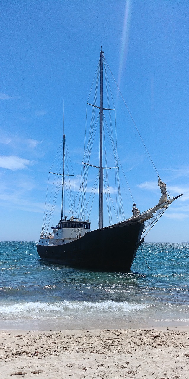 boat  ship  beach free photo