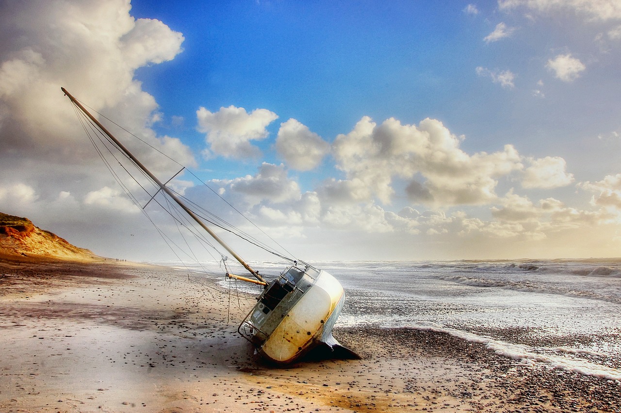 boat  beach  sea free photo