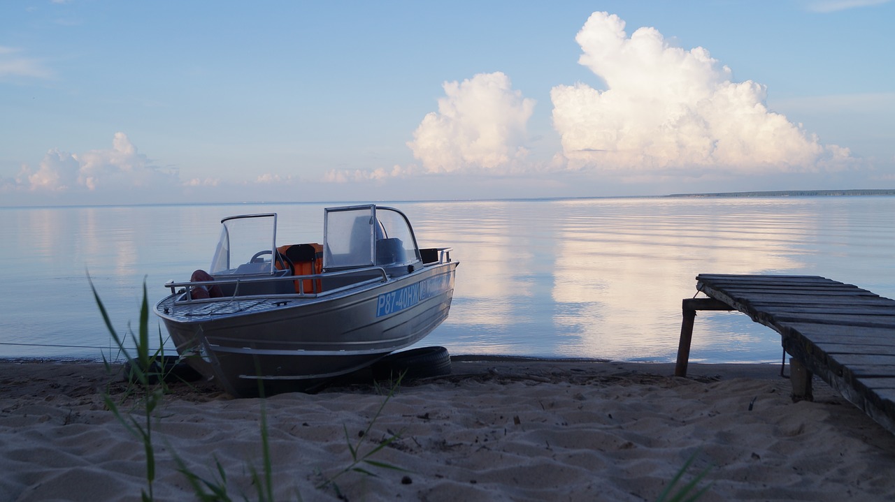 boat  sea  sky free photo