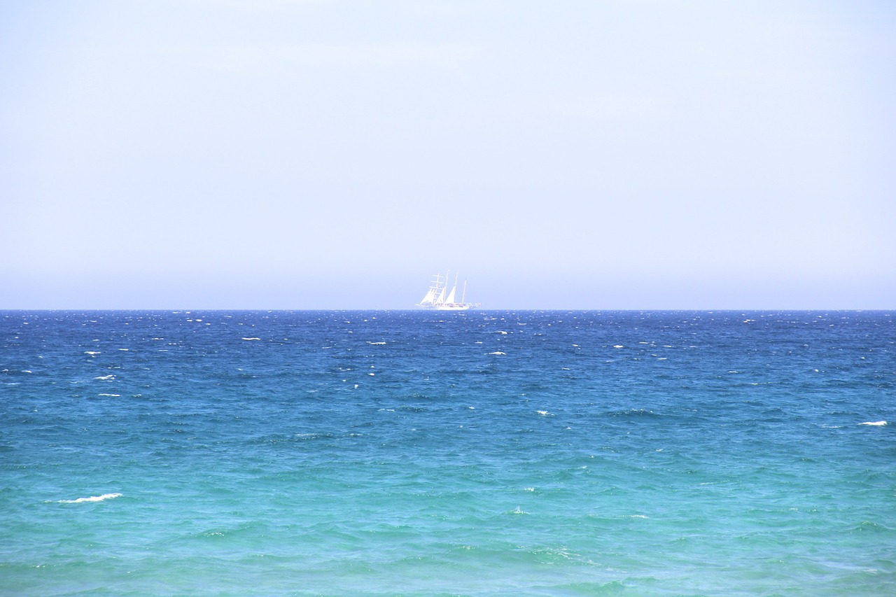 boat horizon sea free photo