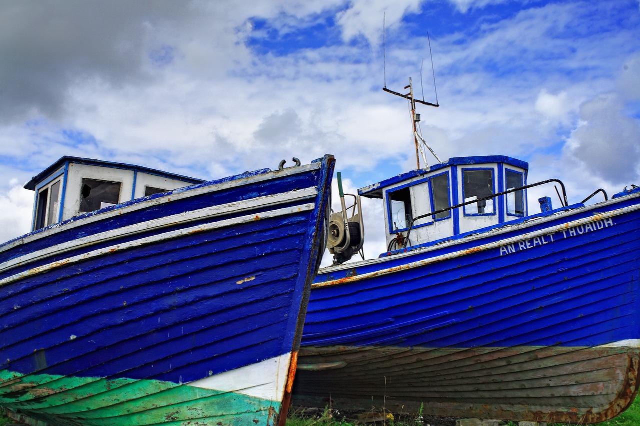 boat  blue  timber free photo