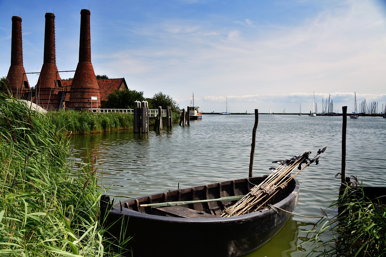 boat  water  sea free photo