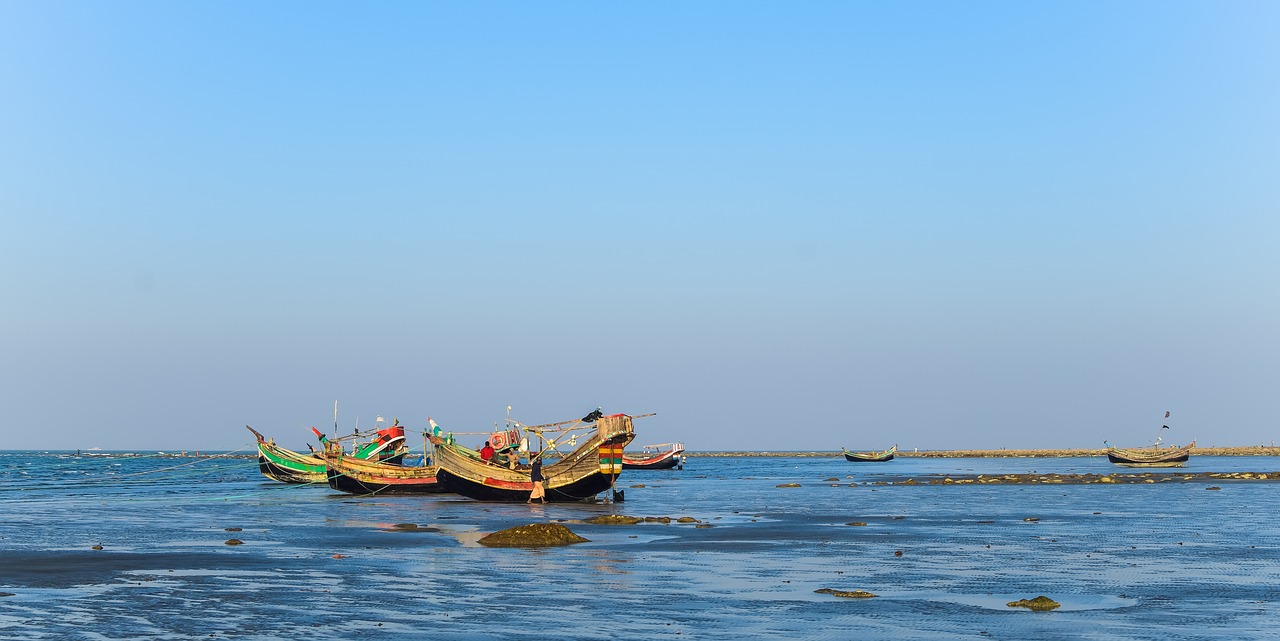 boat  bangladesh  saint martin island free photo