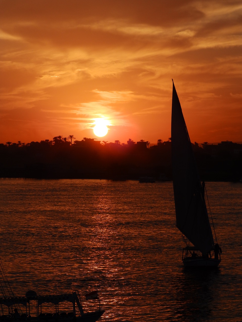 boat  sunset  nil free photo