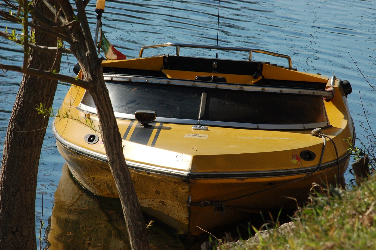 boat  nautica  speedboat free photo