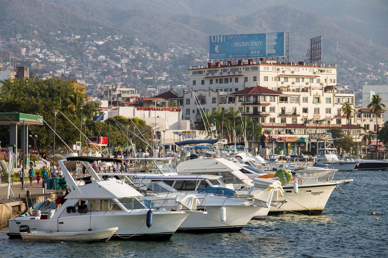 boat  sea  acapulco free photo