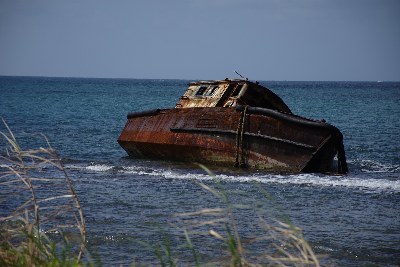 boat  sunk  shipwreck free photo