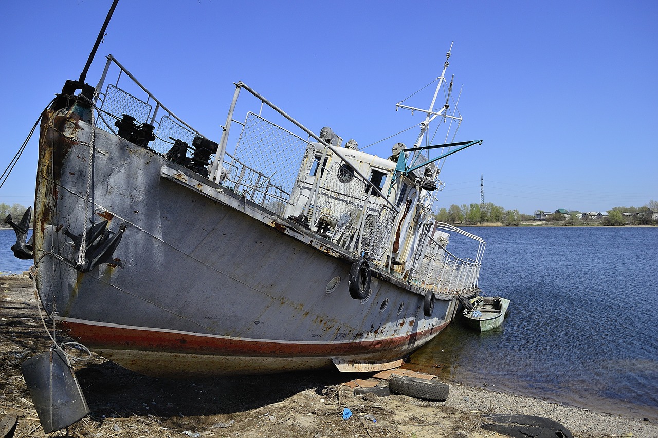 boat  ship  water free photo