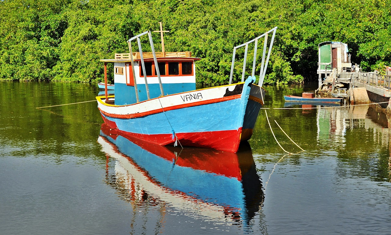 boat reflection rio free photo