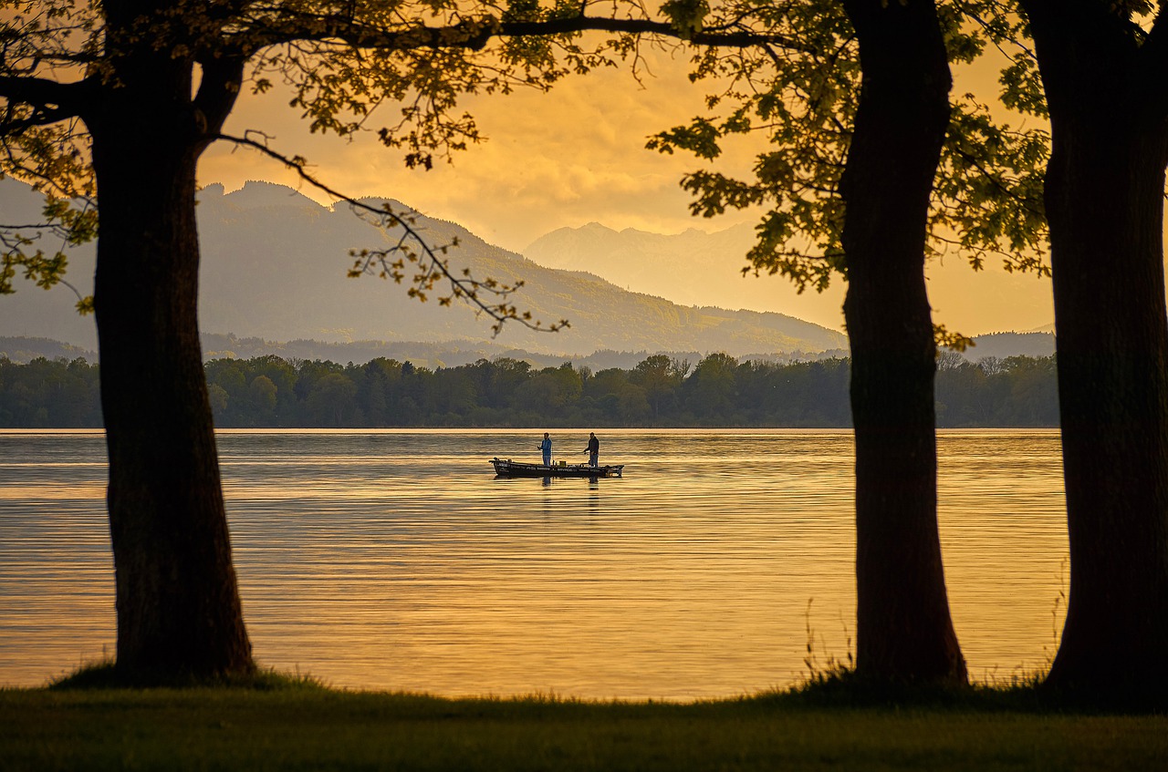 boat  water  nature free photo