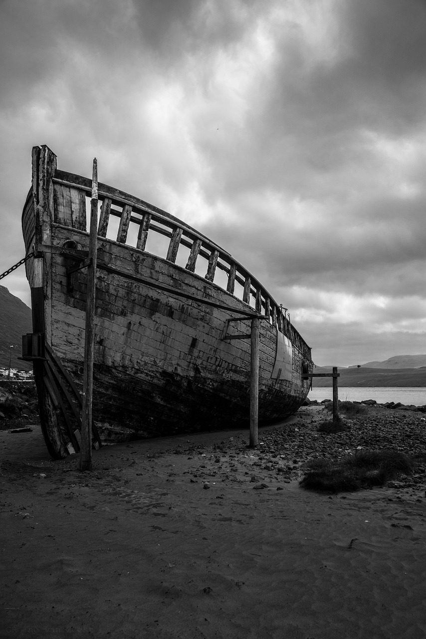 boat demise faroe islands free photo